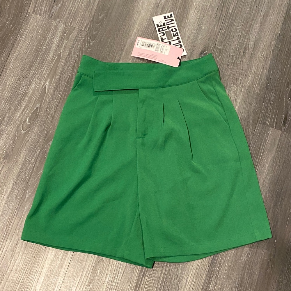 Vibrant Green High Waist Women's Shorts
